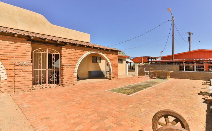 Pictures of Industrial, Mixed Use, Retail property located at 1216 W Third St, Winslow, AZ 86047 for sales - image #1