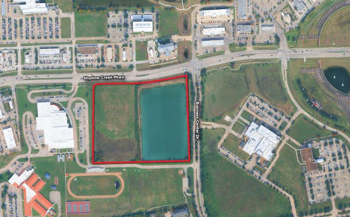 Pictures of Land property located at Shadow Creek Pkwy, Pearland, TX 77584 for sales - image #1