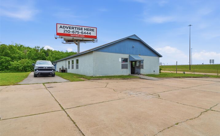 Pictures of Retail property located at 2604 E Apache Street, Tulsa, OK 74110 for sales - image #1