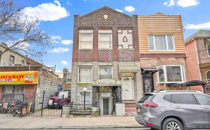 Pictures of Mixed Use property located at 224 E 55th Street, New York, NY 11203 for sales - image #1
