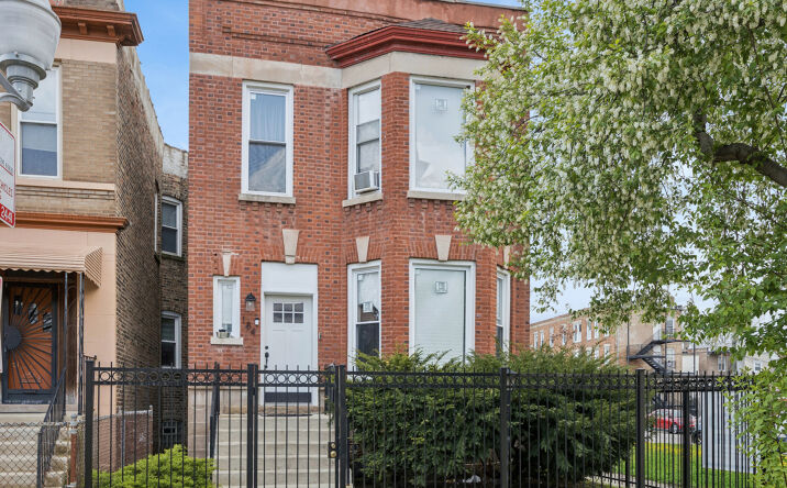Pictures of Multifamily property located at 184 N Leamington Avenue, Chicago, IL 60644 for sales - image #1