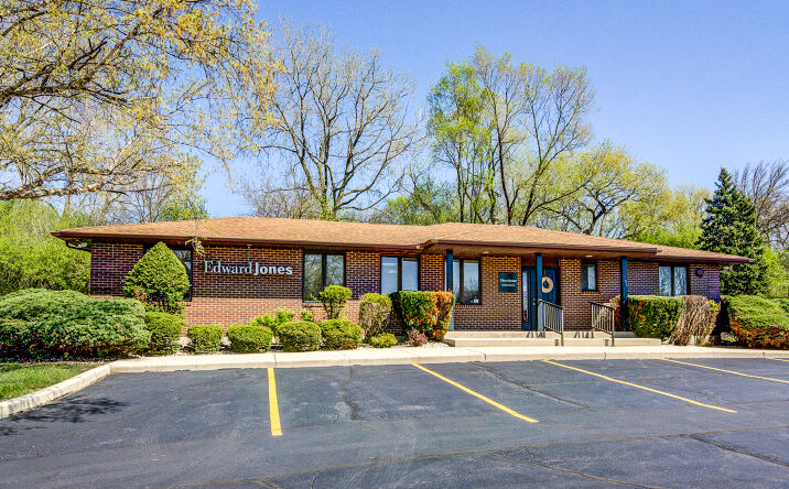 Pictures of Office property located at 7101 janes Avenue, Woodridge, IL 60517 for sales - image #1