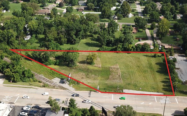 Pictures of Land property located at 11737 Dorsett Rd, Maryland Heights, MO 63043 for sales - image #1