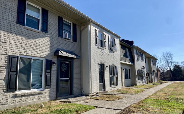 Pictures of Multifamily property located at 3221 Orchard Manor Cir, Louisville, KY 40220 for sales - image #1