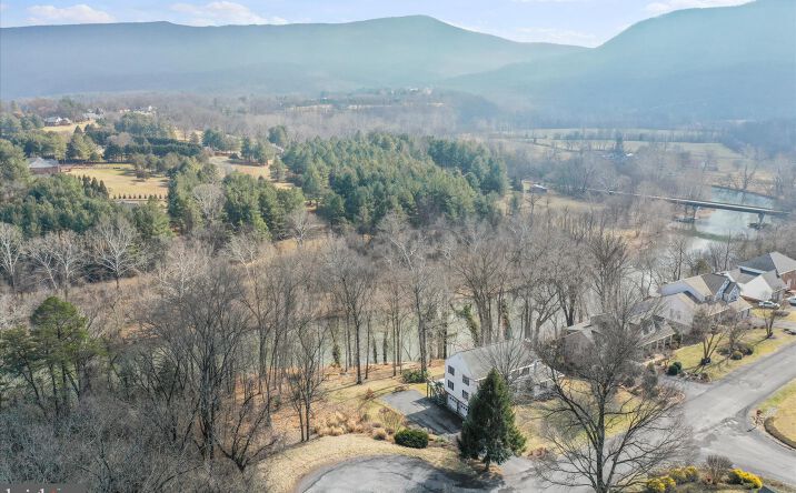 Pictures of Land property located at Lot 11 Manor Dr, Edinburg, VA 22824 for sales - image #1