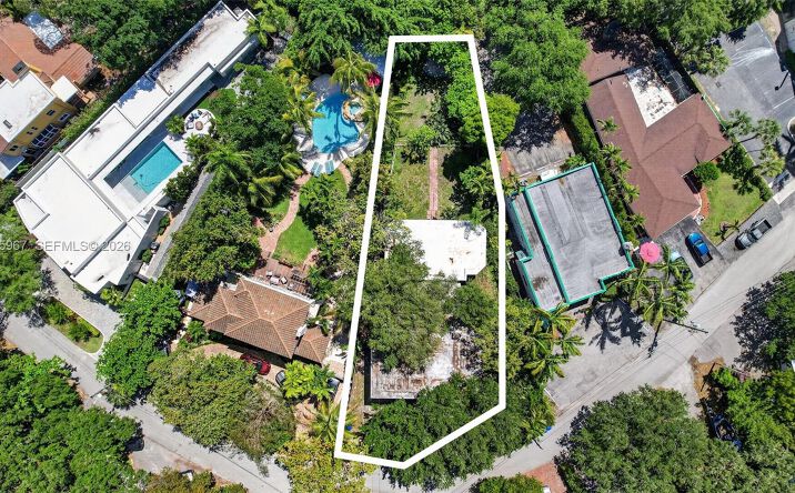 Pictures of Multifamily property located at 1126 SE 2nd Ave, Fort Lauderdale, FL 33316 for sales - image #1
