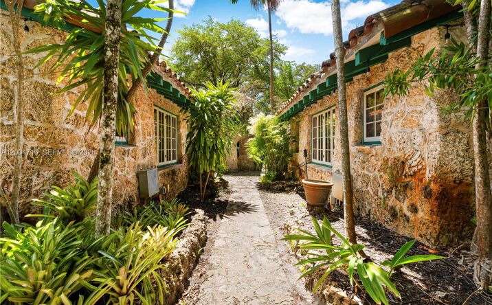 Pictures of Multifamily property located at 1301 Milan Ave, Coral Gables, FL 33134 for sales - image #1