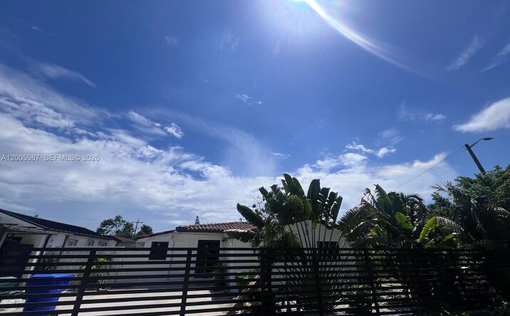 Pictures of Multifamily property located at 311 NW 32nd Ct, Miami, FL 33125 for sales - image #1