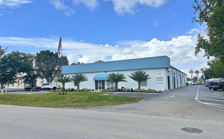 Pictures of Industrial property located at 4573 Enterprise Avenue, Naples, FL 34104 for sales - image #1
