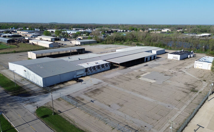 Pictures of Industrial property located at 701 Collins Rd., Elkhart, IN 98942-8912 for sales - image #1