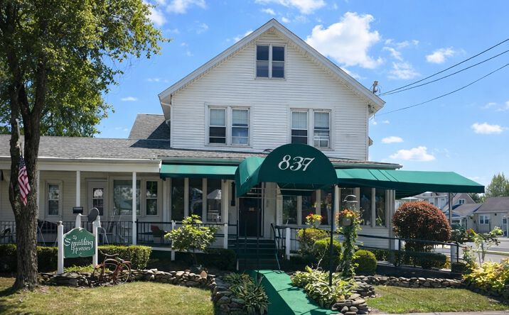 Pictures of Hospitality property located at 10 Bruen Court, Rensselaer, NY 12144 for sales - image #1