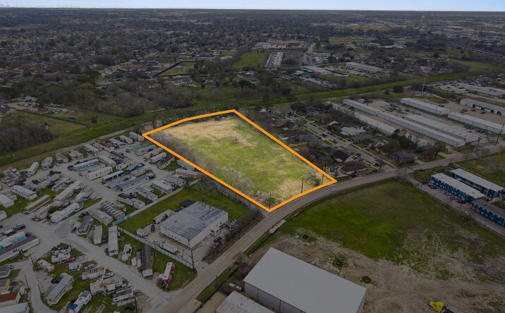 Pictures of Land property located at 2739 Westside Dr, Pasadena, TX 77502 for sales - image #1