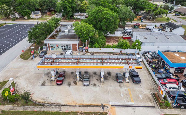 Pictures of Retail property located at 1701 S Bay St, Eustis, FL 32726 for sales - image #1