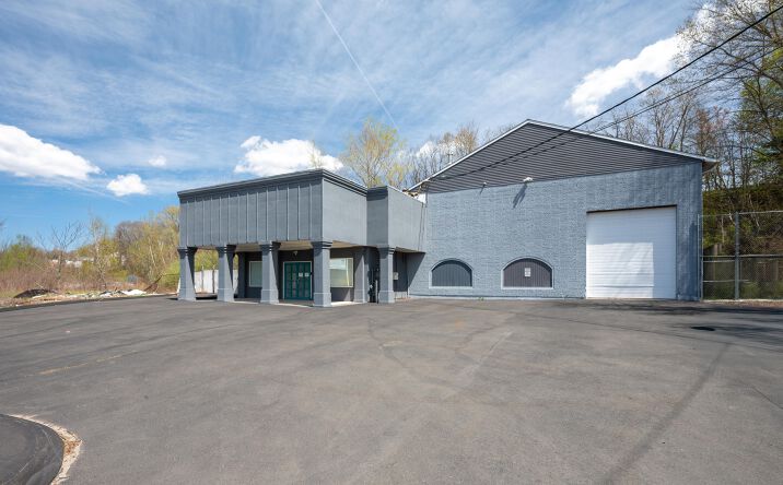 Pictures of Industrial property located at 2391 S Main St, Waterbury, CT 06706 for sales - image #1