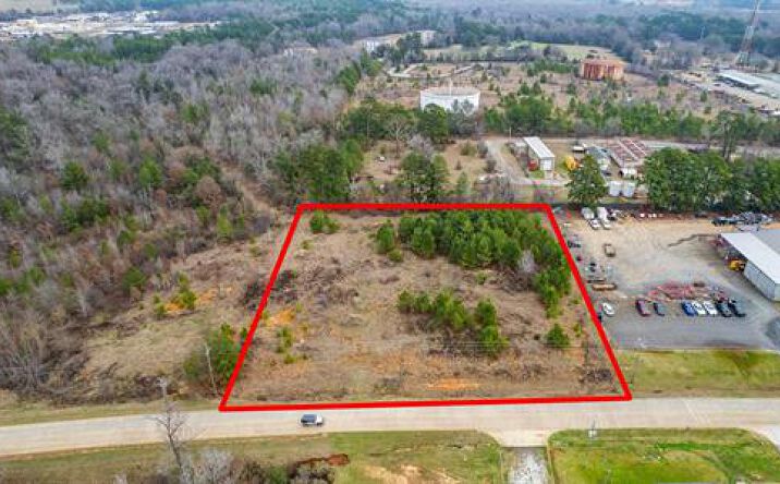 Pictures of Land property located at 350 Marvin A. Smith Drive, Kilgore, TX 75662 for sales - image #1