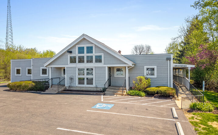 Pictures of Retail, Office property located at 1869 North Bell School Road, Rockford, IL 61107 for sales - image #1