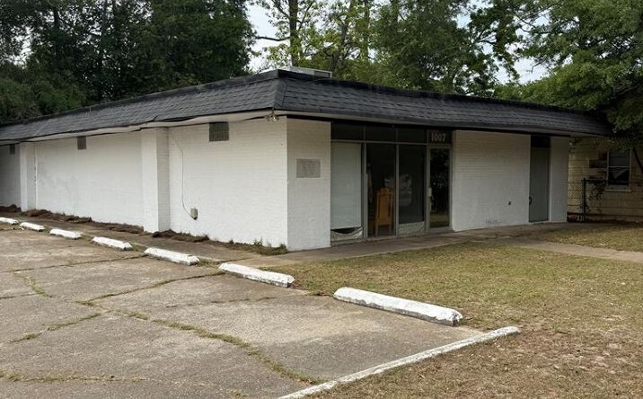 Pictures of Land property located at 1007 S Madison Street, Albany, GA 31701 for sales - image #1