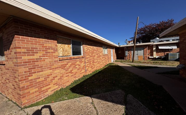 Pictures of Multifamily, Office property located at 2813 West 8th Street, Plainview, TX 79072 for sales - image #1