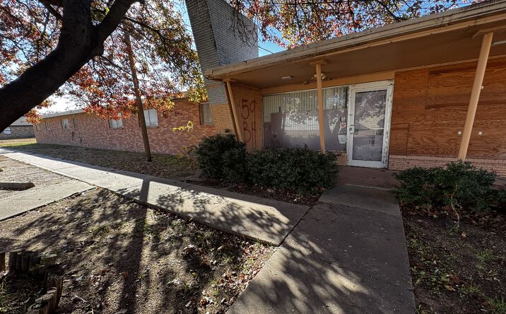 Pictures of Multifamily, Office property located at 2813 West 8th Street, Plainview, TX 79072 for sales - image #1