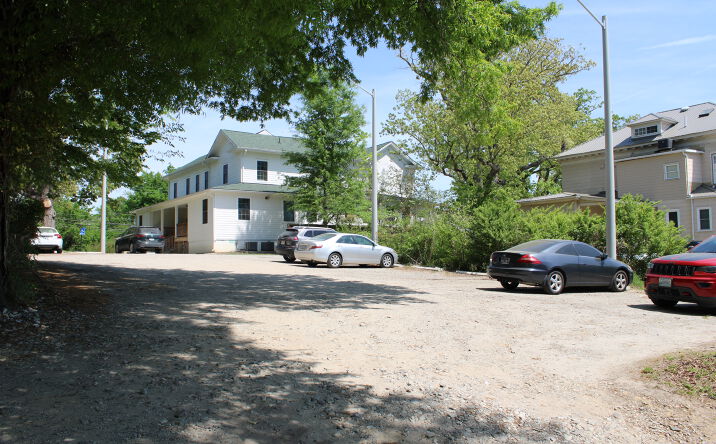 Pictures of Multifamily property located at 113 Appomattox Street, Farmville, VA 23901 for sales - image #1