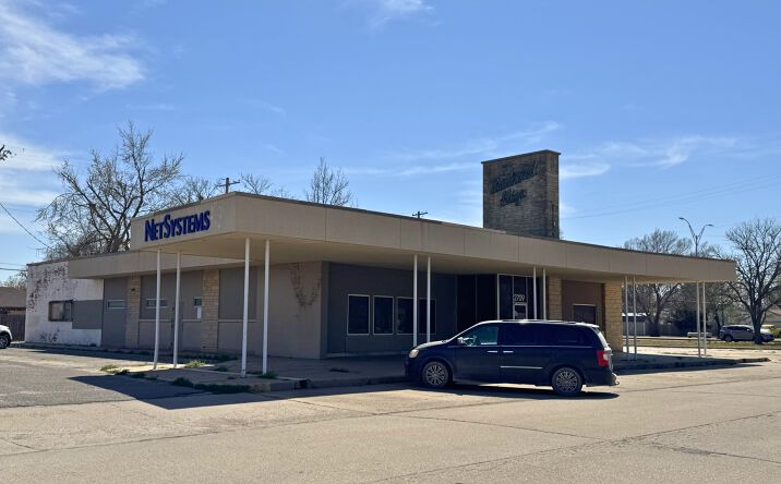 Pictures of Office property located at 2709 Boulevard Plaza, Wichita, KS 67211 for sales - image #1