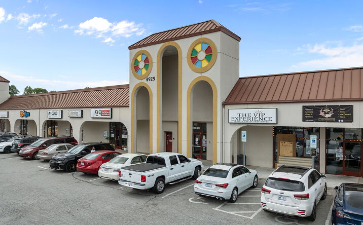 Pictures of Retail, Office property located at 4929 W Market St #2122 - #2123, Greensboro, NC 27407 for sales - image #1