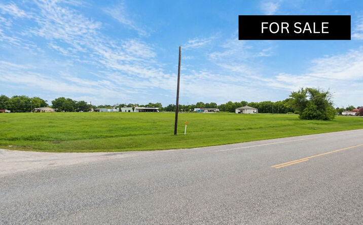 Pictures of Land property located at Maple Street, Farmersville, TX 75442 for sales - image #1