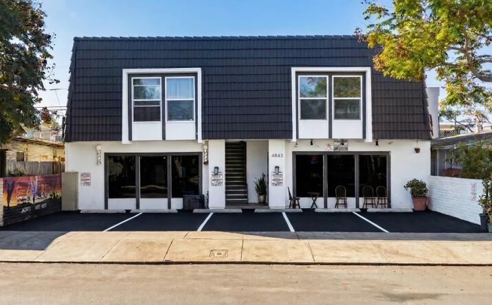 Pictures of Multifamily property located at 4843-4845 Voltaire St, San Diego, CA 92107 for sales - image #1
