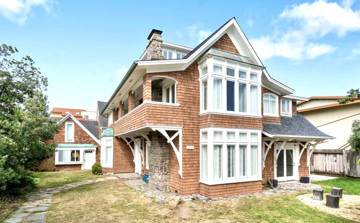 Pictures of Multifamily property located at 85 Clarendon Rd, Pacifica, CA 94044, 81 Elder Ln, Pacifica, CA 94044, 83 Elder Ln, Pacifica, CA 94044, 85 Elder Ln, Pacifica, CA 25537 for sales - image #1