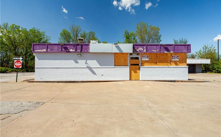 Pictures of Retail property located at 17100 E US 24 highway N/A, Independence, MO 64056 for sales - image #1