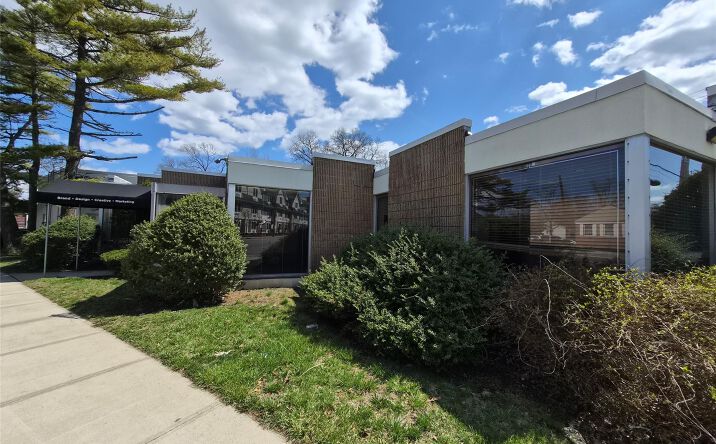 Pictures of Office property located at 121 W Oak Street, Amityville, NY 11701 for sales - image #1