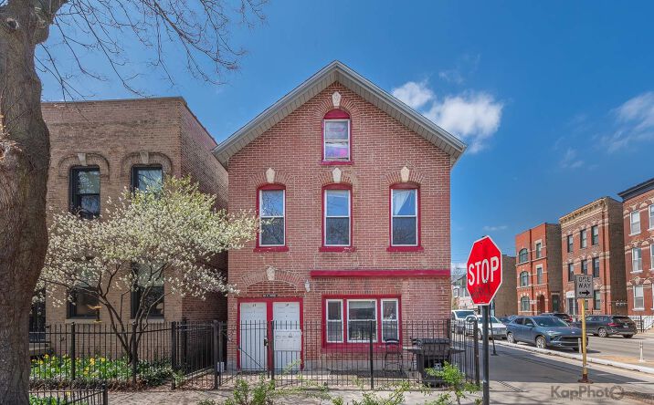 Pictures of Multifamily property located at 958 N Honore Street, Chicago, IL 60622 for sales - image #1