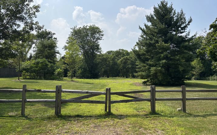 Pictures of Land property located at 46 Shawnee Lane, Lake Forest, IL 60045 for sales - image #1