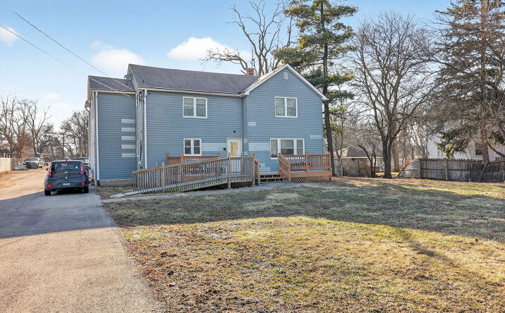 Pictures of Multifamily property located at 325 Oldfield Road, Downers Grove, IL 60516 for sales - image #1