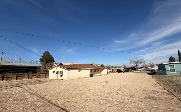 Pictures of Mixed Use property located at 607 N 9th Street, Carlsbad, NM 88220 for sales - image #1