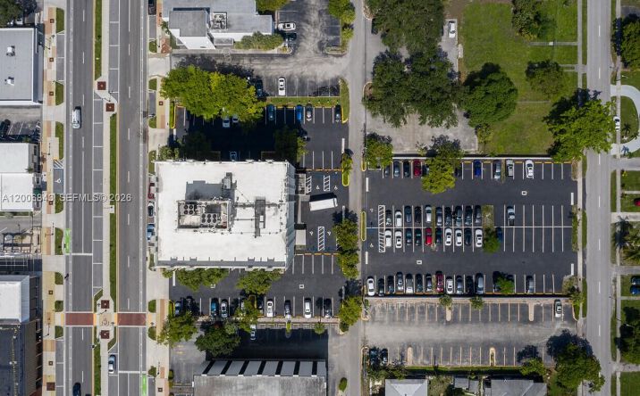 Pictures of Office property located at 2450 Hollywood Blvd #CU605, Hollywood, FL 33020 for sales - image #1