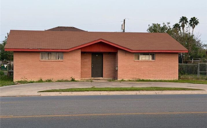 Pictures of Multifamily property located at 906 N 29th Street, McAllen, TX 78501 for sales - image #1