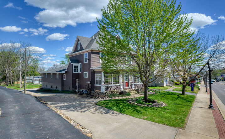 Pictures of Hospitality property located at 832 S Main St, North Canton, OH 44720 for sales - image #1