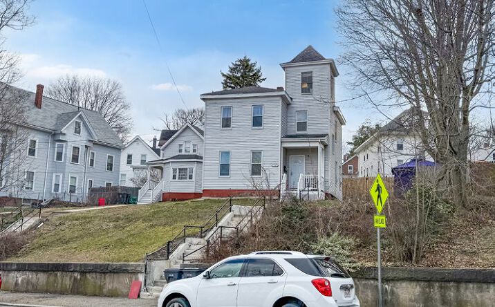 Pictures of Multifamily property located at 113 Laurel Avenue, Haverhill, MA 01835 for sales - image #1