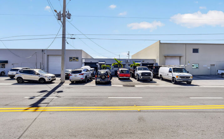 Pictures of Industrial property located at 4511 Northeast 6th Avenue, Oakland Park, FL 33334 for sales - image #1
