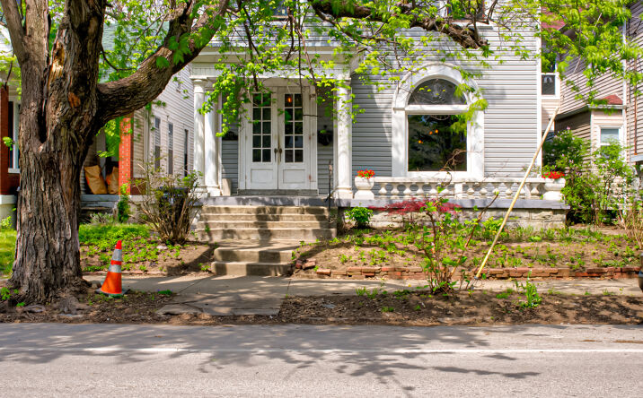 Pictures of Multifamily property located at 721 East Oak Street, Louisville, KY 40203 for sales - image #1