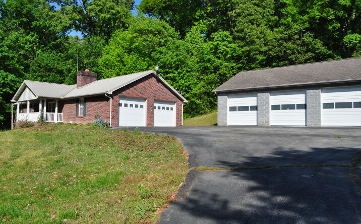 Pictures of Office, Industrial property located at 6447 RUTLEDGE PIKE, KNOXVILLE, TN 37924-1650 for sales - image #1