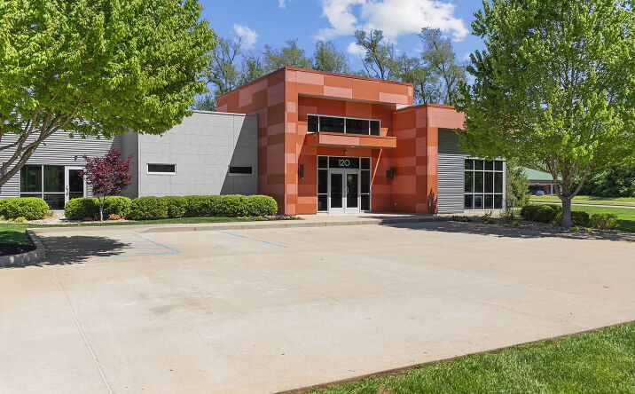 Pictures of Retail, Office, Hospitality property located at 120 S FRUITRIDGE AVE, TERRE HAUTE, IN 47803 for sales - image #1