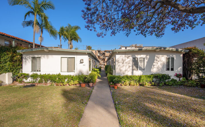 Pictures of Multifamily property located at 221-225 D Ave, Coronado, CA 92118 for sales - image #1