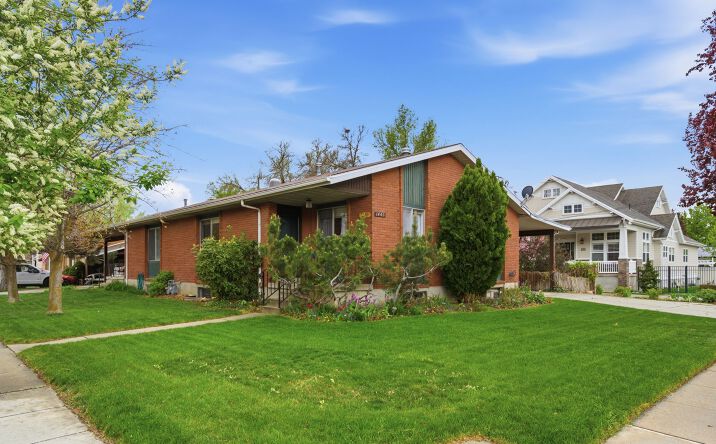 6112 Vineway Circle East, Murray