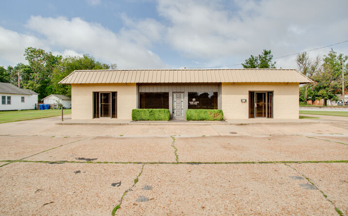 Pictures of Retail, Office, Mixed Use property located at 102 South Grant Street, Enid, OK 73703 for sales - image #1