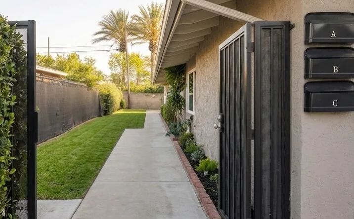 Pictures of Multifamily property located at 1250 W 2nd, Santa Ana, CA 92703 for sales - image #1