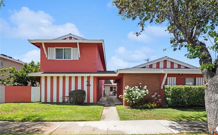 Pictures of Multifamily property located at 812 N Mallard, Orange, CA 92867 for sales - image #1