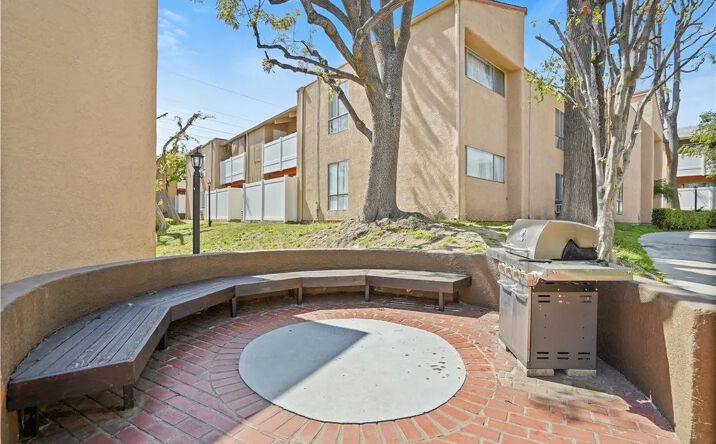 Pictures of Multifamily property located at 10331 Lindley, Porter Ranch, CA 91326 for sales - image #1