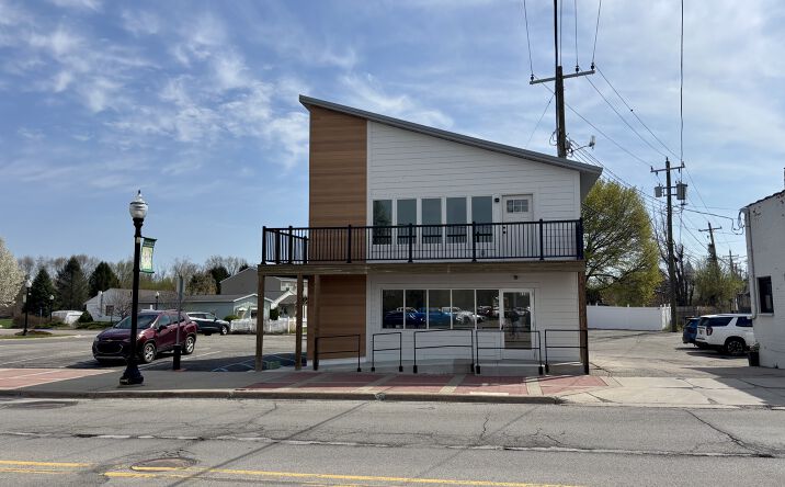 Pictures of Retail, Office, Special Purpose property located at 114 N PUTNAM ST, WILLIAMSTON, MI 48895-1334 for sales - image #1
